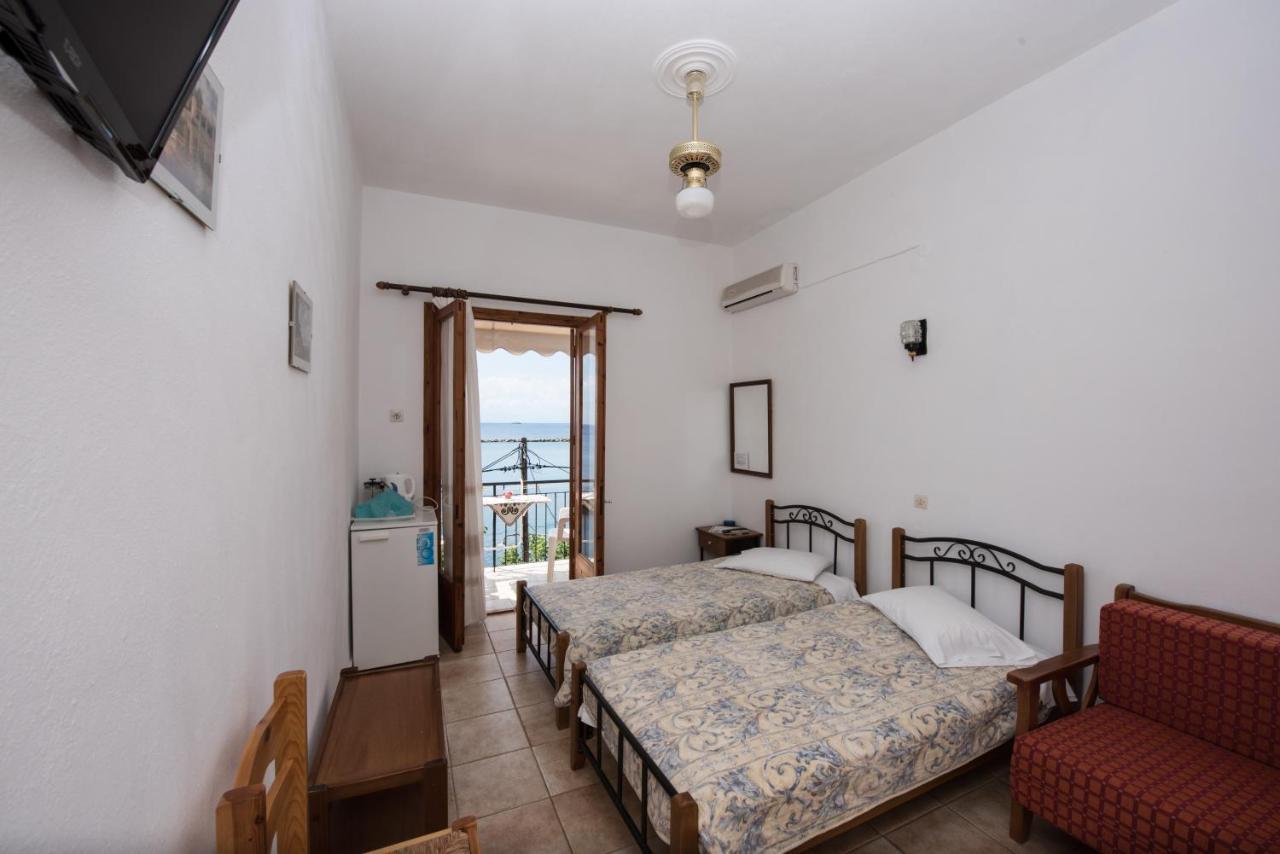 Orfanos Loutraki Rooms Luaran gambar