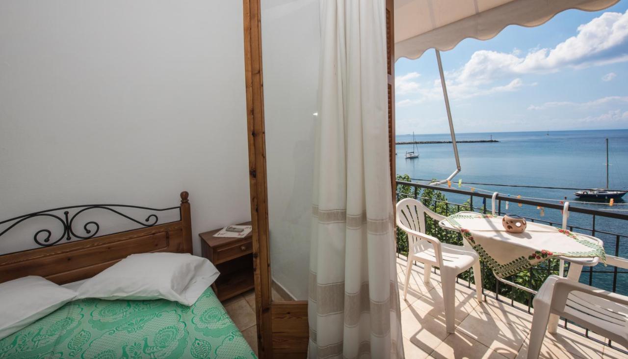 Orfanos Loutraki Rooms Luaran gambar