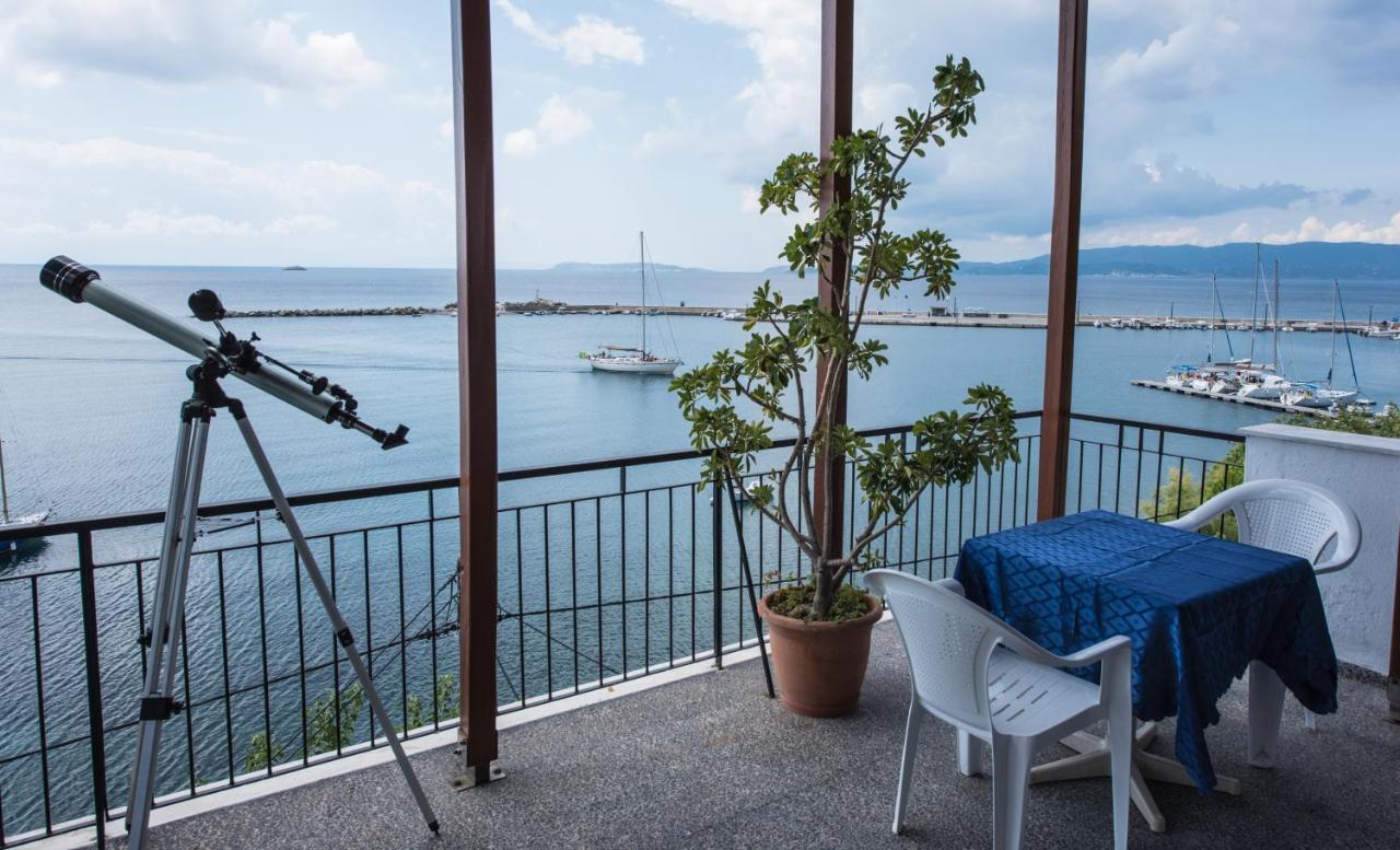 Orfanos Loutraki Rooms Luaran gambar